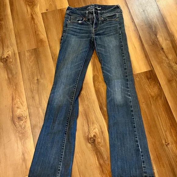 AE American Eagle Boot Cut Jeans Size 2 EUC - Picture 2 of 4